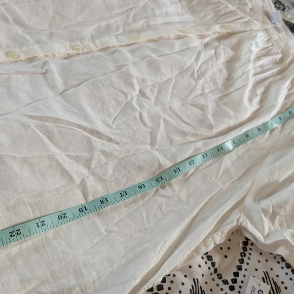 Old Navy Cream Top - Picture 10 of 10